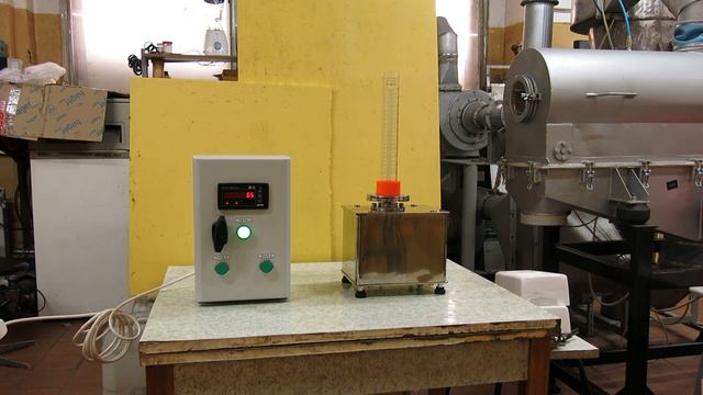 Установка для измерения объемной плотности сухих молочных продуктов УИП-0,25 смотреть онлайн