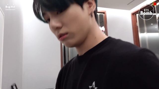 [BANGTAN BOMB] Spelling with Water Bottles - BTS (방탄소년단) смотреть онлайн
