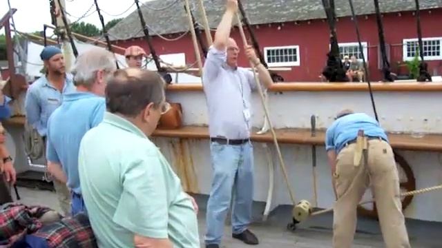 "Hurrah for the Blackball Line" - halyard chantey w/ Peter Kasin смотреть онлайн