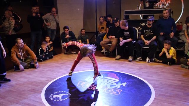 semifinal bboy Tornado vs Power Jet vs Turbo - брейкданс батл WINTER WARS 2020 смотреть онлайн
