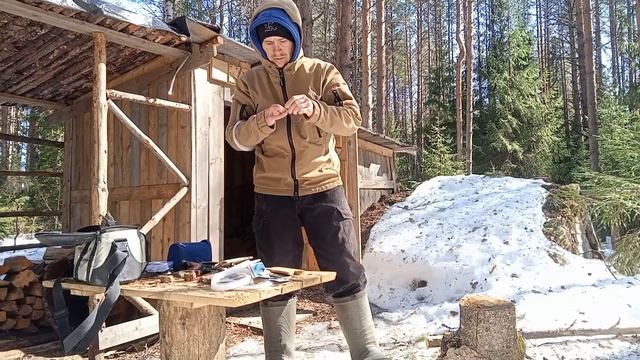 Таёжная ИЗБА встречает путников. Ледоход на реке. Готовим снасти на НАЛИМА. Обед на печи. смотреть онлайн