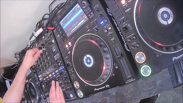 PADDY PAGE 4 DECKS CLASSIC HOUSE MIX LIVE (4 x CDJ 2000 NXS2 & DJM 900 NXS2) смотреть онлайн