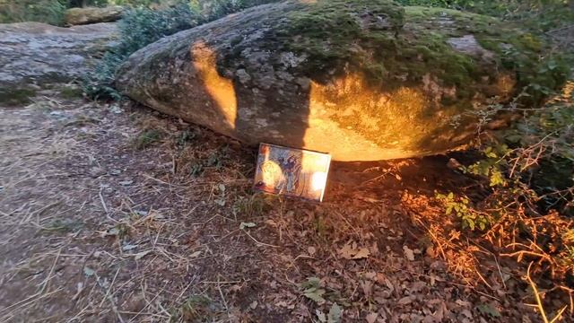 Creating An Artefact From A Reproduction Of A Portal-painting.