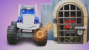 Мультики про машинки Вспыш и Молния Маквин устроили гонки машинок и поиски сокровищ