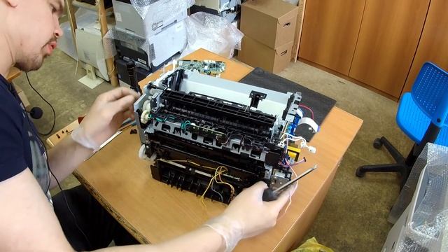 #30 Принтер Canon MF4730 / MF4750 / MF4890 / MF4870 / MF4780 не берет бумагу | Полная разборка смотреть онлайн