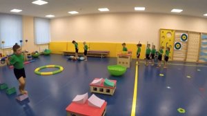 Спорт в детском саду. Занятие физкультурой для старшей группы