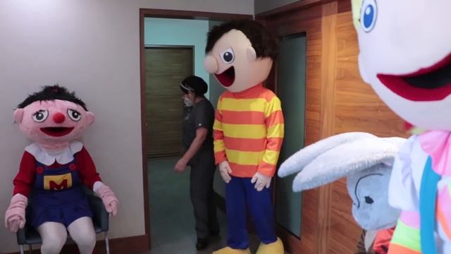 Bely Tiene Un Accidente - Bely Y Beto