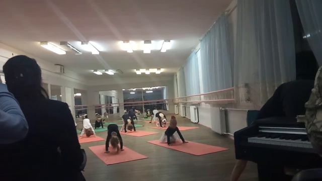 Милана танцует смотреть онлайн