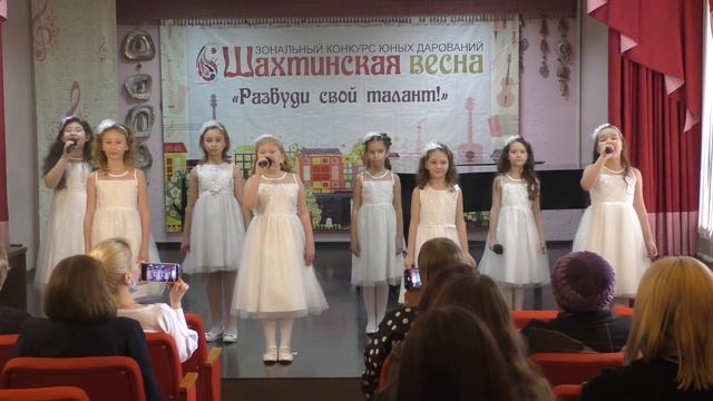 Ансамбль "Конфетишки" Муз. и сл. И.Демарина "Обнимайте детей" смотреть онлайн