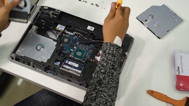 Hướng dẫn tự thay thế linh kiện, vệ sinh laptop Dell Latitude E6530 смотреть онлайн