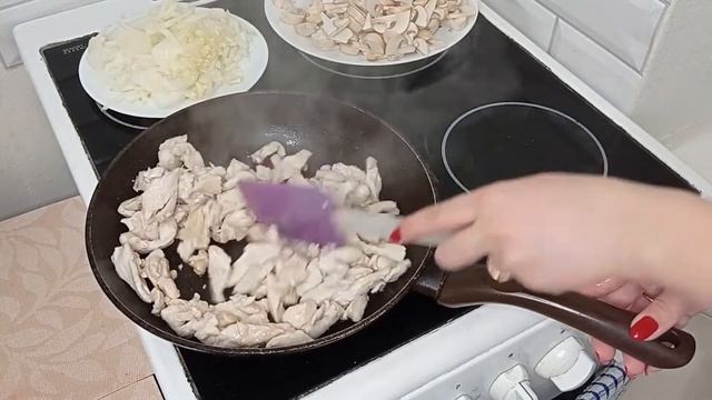 Бефстроганов из куриной грудки со сливками. Ну ОчЕнЬ вКуСнО! смотреть онлайн