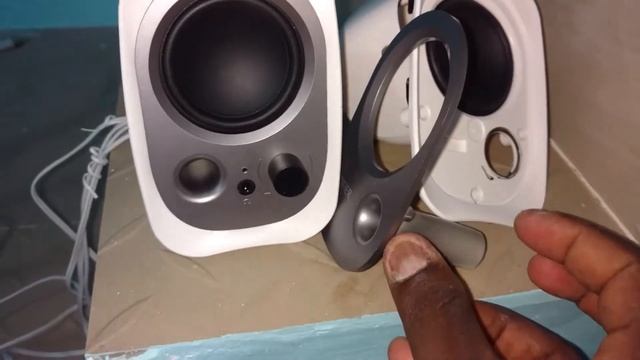 Edifier R12U Internal Parts смотреть онлайн