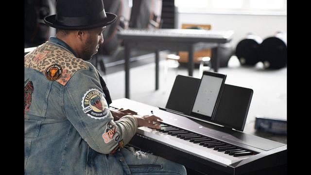 GEWA Introduces Its First Portable Piano PP-3 смотреть онлайн