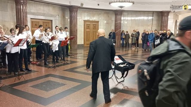 «Ой, не шей мне, матушка, красный сарафан» (мелодия романса в исполнении оркестра) смотреть онлайн