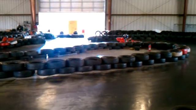 Jordan crashes and burns at Hollister Speedway. смотреть онлайн