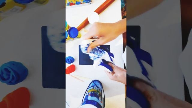 Как слепить розы из пластилина Play-Doh смотреть онлайн