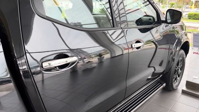 New 2023 Nissan Navara 2.5L V A/T Black Color | in-depth walkaround смотреть онлайн
