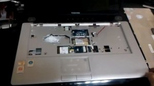 dismantling the laptop Toshiba Satellite A210 - Replacement Speaker