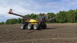 Опрыскиватель Туман-2М, установлена штанга производства  ООО " Центр Точного Земледелия" Аэросоюз".