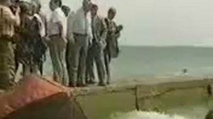 Борис Ельцин искупал девушку