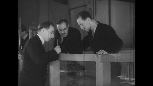 Испытание макета плотины для Верхне-Свирской ГЭС в Политехе. 1941 год смотреть онлайн