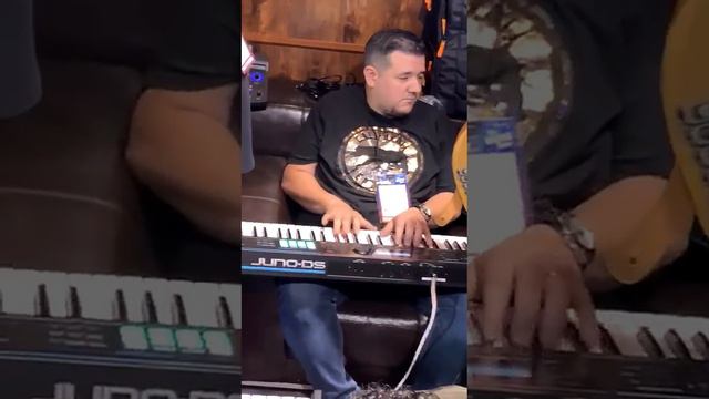 Lisandro Pidre, Jesus Molina & Justin Lee jamming at Namm Show. смотреть онлайн
