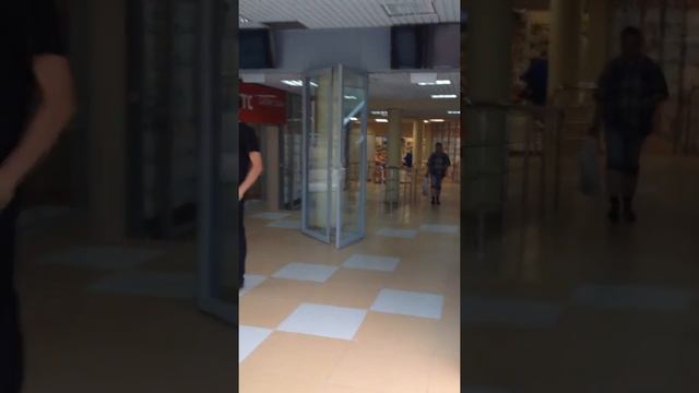 Вход в помещение ТЦ Круиз г.Пушкин смотреть онлайн