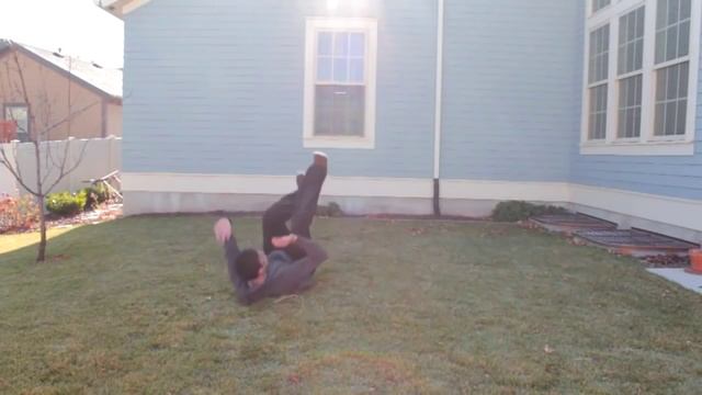 BACK ROLL Tutorial (Parkour Tricks)