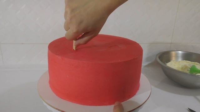 ТОРТЫ ТОРТ ДЛЯ МАМЫ Сборка и украшение торта Розы из крема смотреть онлайн