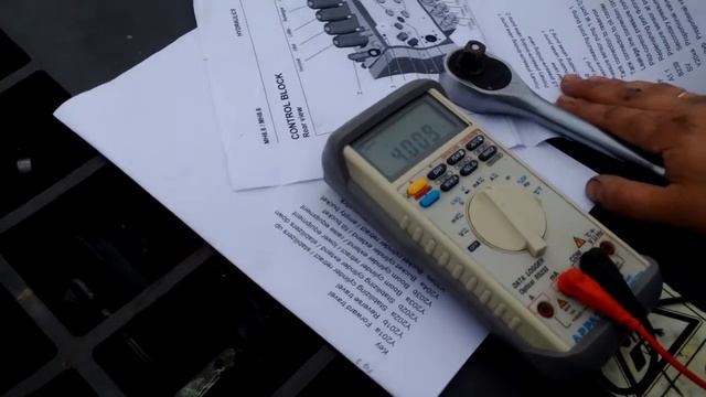 23.05.17 Ток на датчике давления В211 гидрораспределителя экскаватора смотреть онлайн