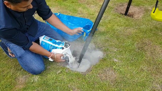 How to Postcrete in Swing Posts (Garden / Children swing) смотреть онлайн