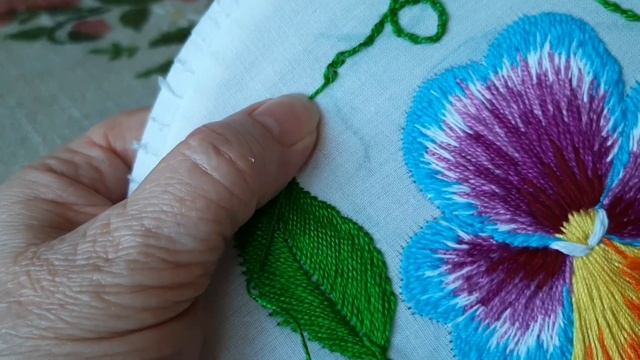 Вышивка гладью для начинающих. Первые шаги. Урок 5. Stitch embroidery for beginners. Lesson 5. смотреть онлайн