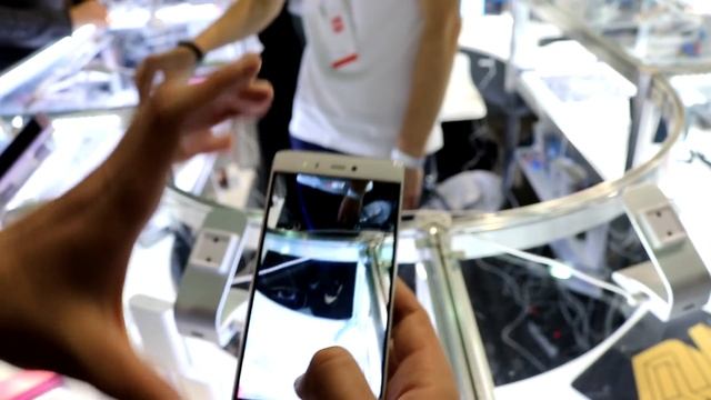 Xiaomi mi5s и Xiaomi Mi5s на выставке CEE 2016 в Украине [обзор] смотреть онлайн