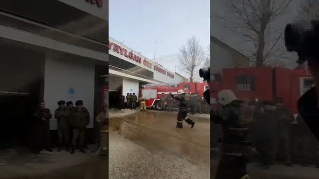 Пожарного СПЧ №1 в Уральске проводили на пенсию смотреть онлайн