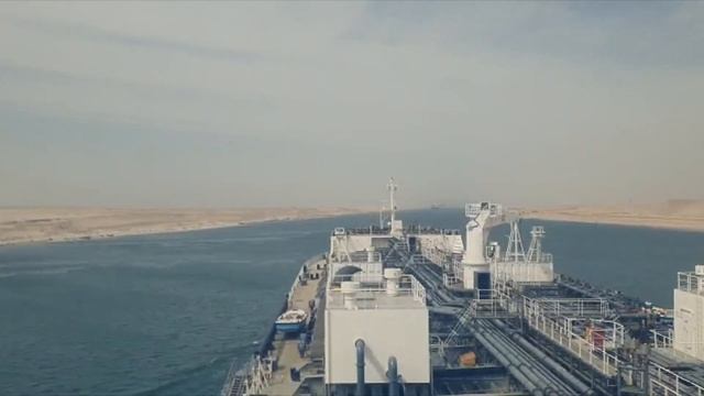 Проход танкера по Суэцкому каналу. смотреть онлайн