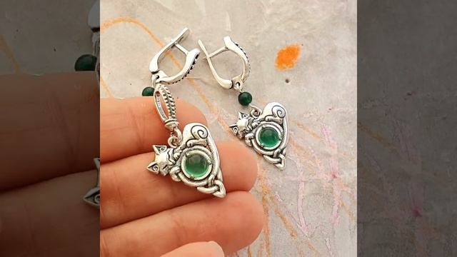 Серьги и кулон кельтские кошки. Sleeping cat pendant and earrings. Green agate смотреть онлайн