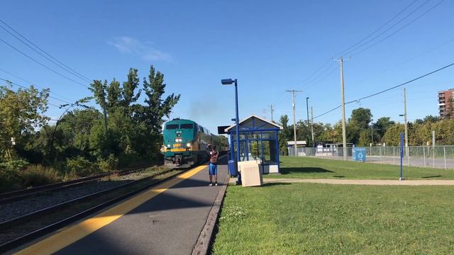 [Horn] - VIA Rail Canada 915 at Saint-Lambert, QC - 2019-09-01 смотреть онлайн