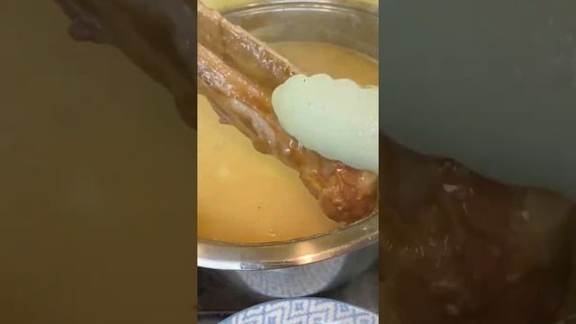 Гороховый суп-пюре с копчёными рёбрышками смотреть онлайн