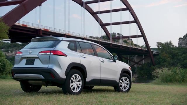 Toyota Corolla Cross (2022) USA Review, Price, Specs, Exterior, Interior, Driving L & LE versions смотреть онлайн