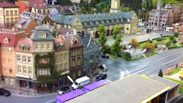 Миниатюрный мир смотреть онлайн