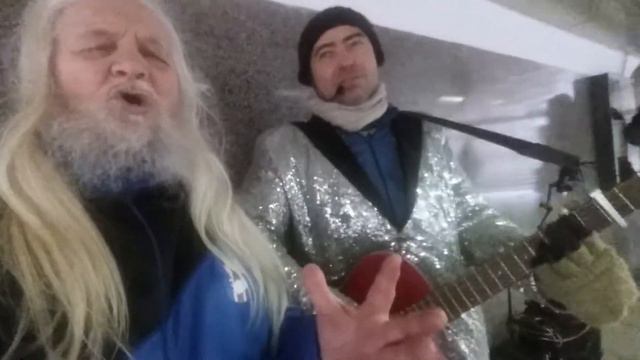 ДВЕ ЗВЕЗДЫ В ПЕРЕХОДЕ НА АРБАТЕ - ЧЕРНЫЙ КОТ... 1 02 21.... смотреть онлайн