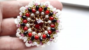 Вышивка из бисерной заготовки. Декор одежды