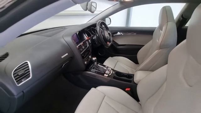 Audi RS5 4.2 FSI V8 S Tronic quattro Euro 5 2dr смотреть онлайн