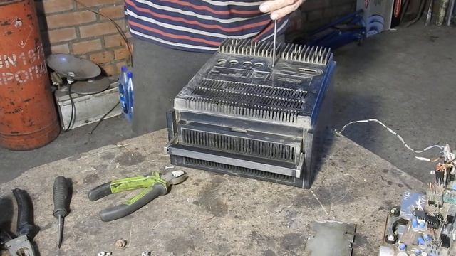 ЦВЕТНОЙ МЕТАЛЛ в магнитофоне. разбираем!