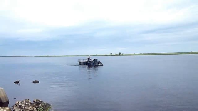 Вездеход амфибия, контрольный заплыв. смотреть онлайн