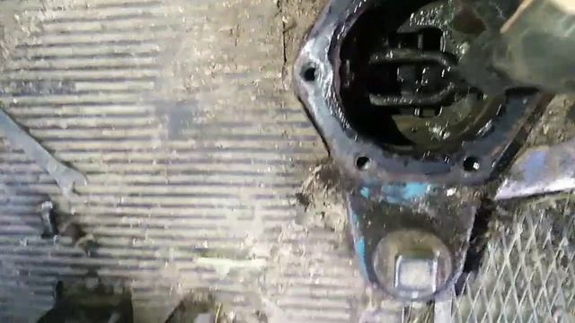 МТЗ 82 заклинил рычаг КПП. смотреть онлайн