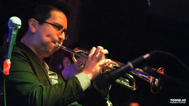 UNF Jazz Combo 1 plays "Found & Lost" (R. Callender) смотреть онлайн