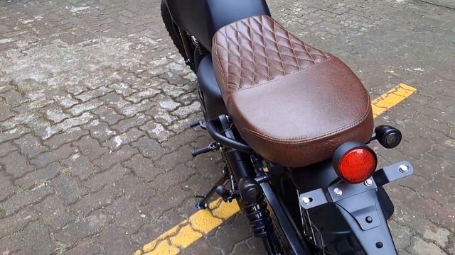 BEAUTIFULLY BRUTALIST AKITA 250CC ALL BLACK REVIEW! смотреть онлайн