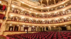 Зал театра оперы и балета