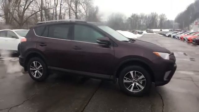 2018 Toyota RAV4 Bellows Falls, Keene, Brattleboro, Claremont, Greenfield T28299 смотреть онлайн